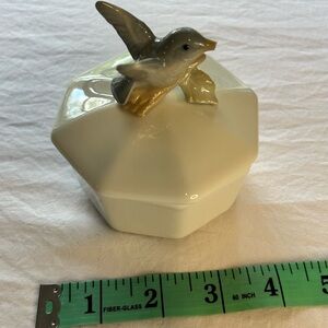 Elegant Ceramic Bird Box - White and Tan